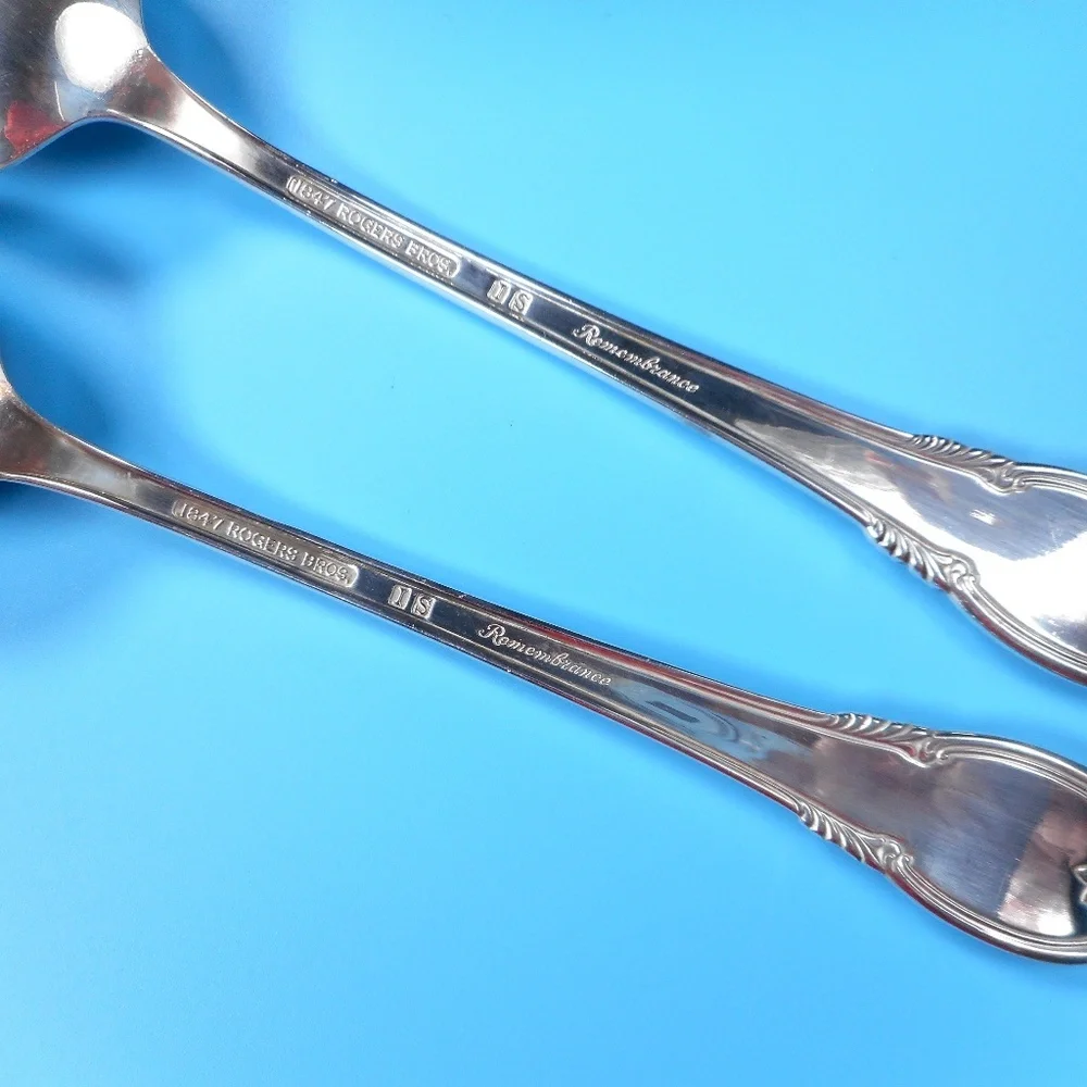 2 Rogers 1847 IS Remembrance Tablespoon Serving Spoon Silver Plated 8 1/2